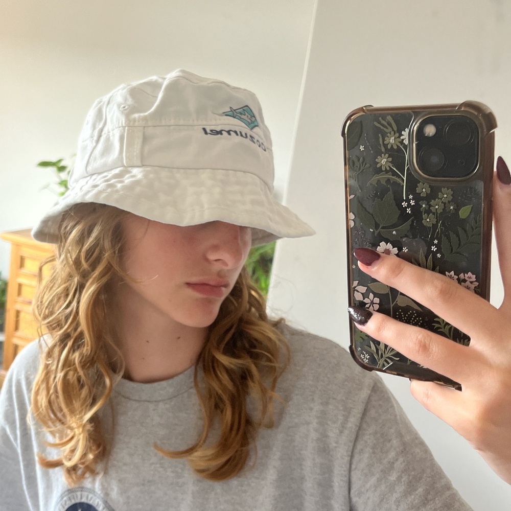 Bucket hat